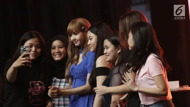 Lisa BLACKPINK Sapa Penggemar di Jakarta