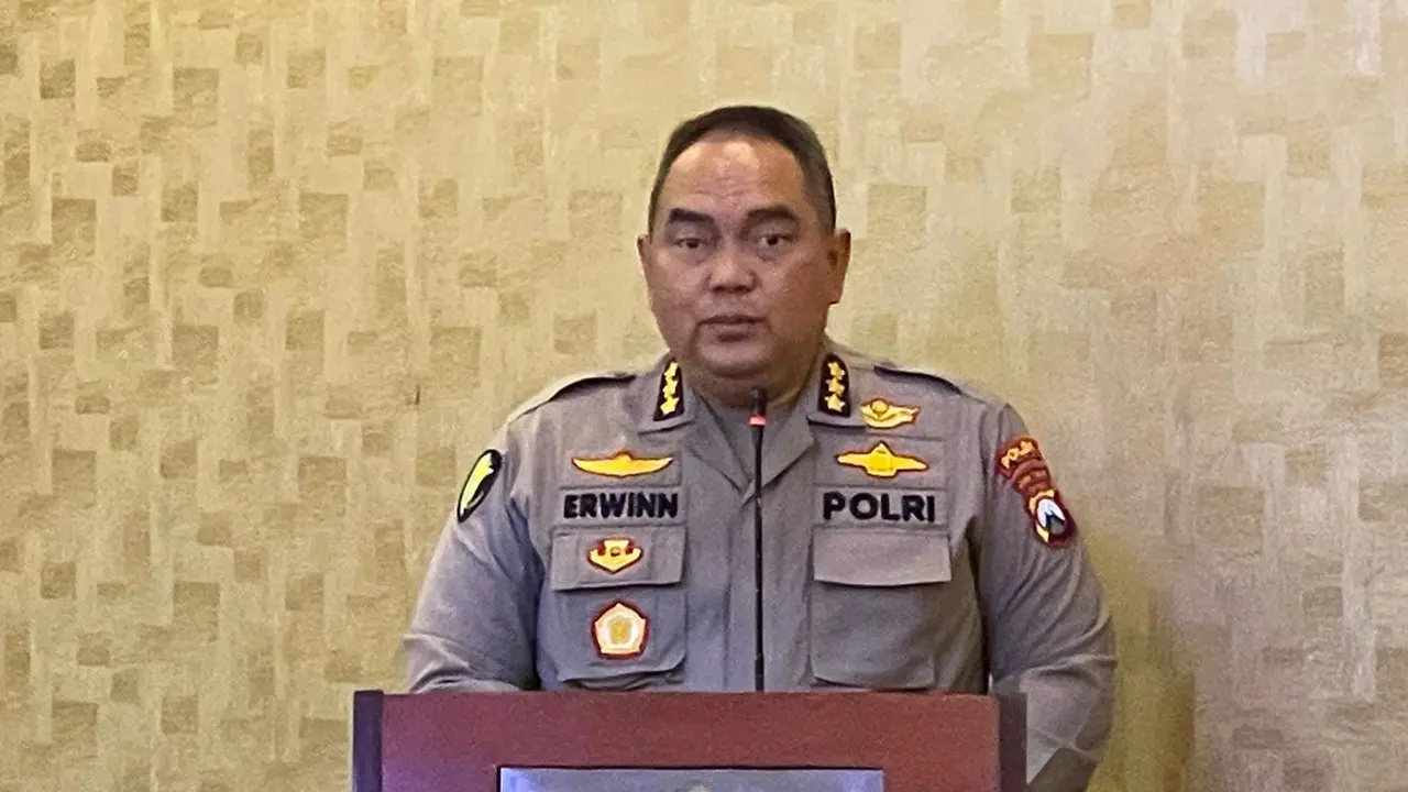 Kabiddokkes Polda Jatim Kombes Pol Erwin Zainul Hakim. (Dian Kurniawan/Liputan6.com)