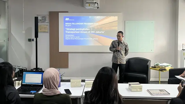 Direktur Utama PT MRT Jakarta Tuhiyat