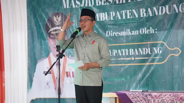 Bupati Bandung Dadang Supriatna