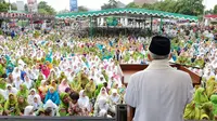 Ma'ruf Amin di Alun-Alun Kendal, Jawa Tengah. (Liputan6.com/Radityo Priyasmoro)