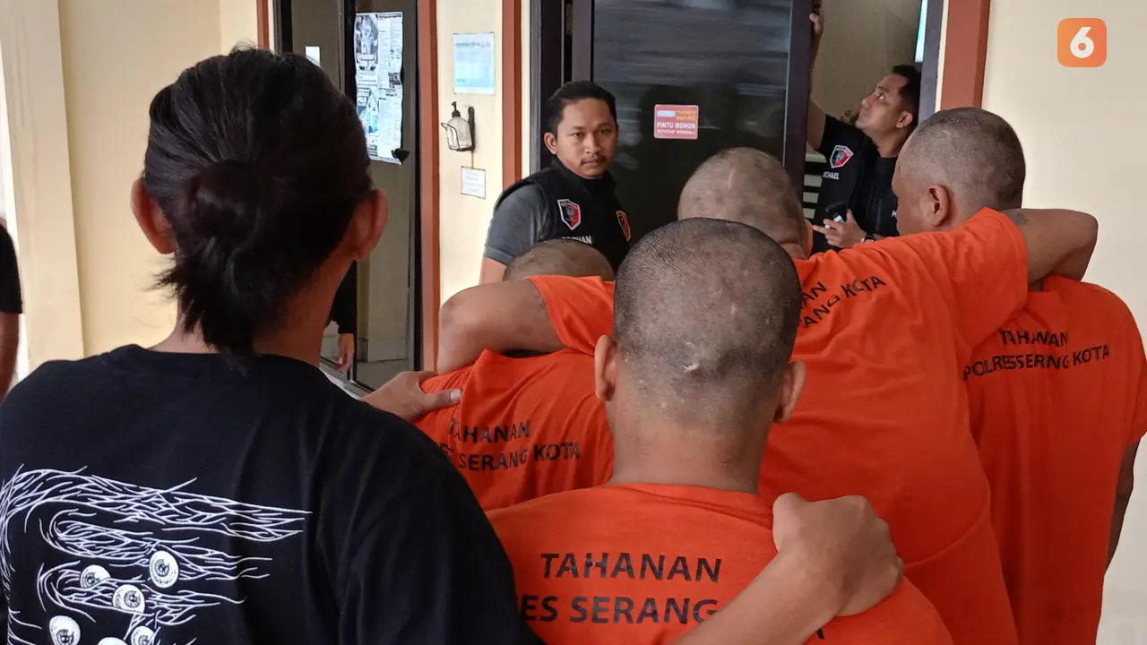 Maling Spesialis Warung 24 Jam di Tangkap Tim Resmob Satreskrim Polresta Serkot. (selasa, 25/07/2023). (Yandhi Deslatama/Liputan6.com).