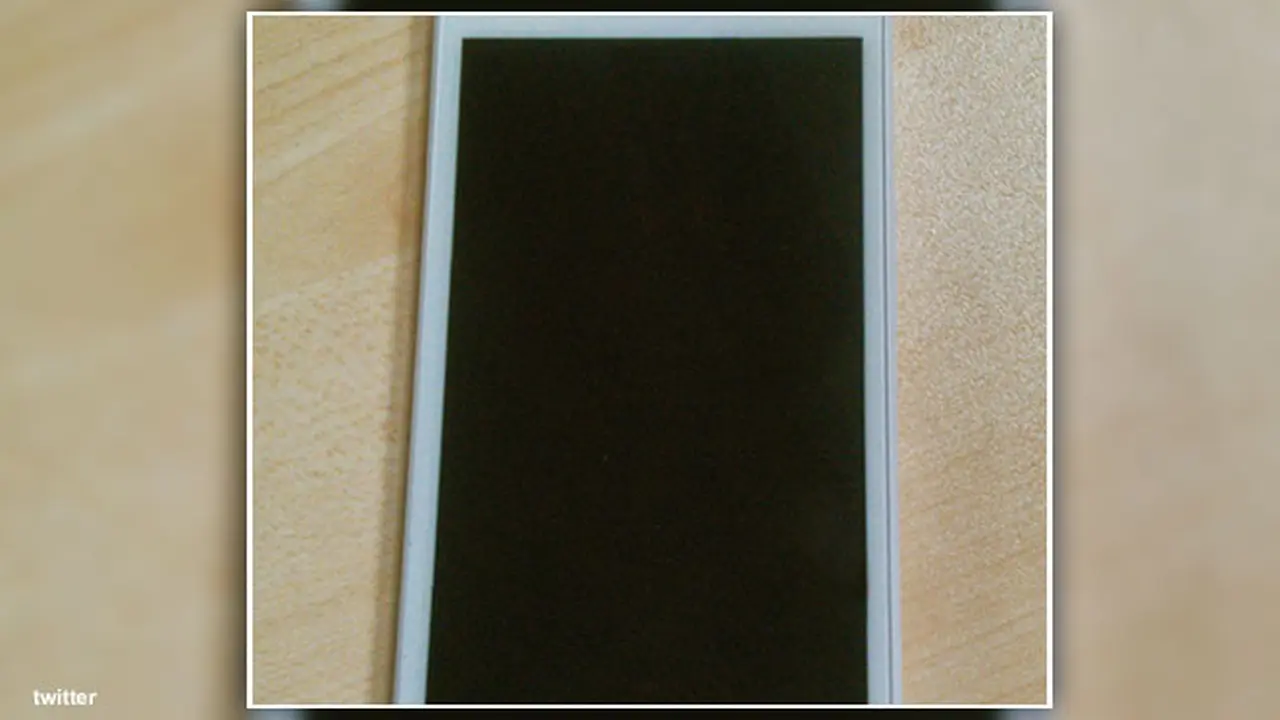 smartphone-baru-oppo-130820b.jpg