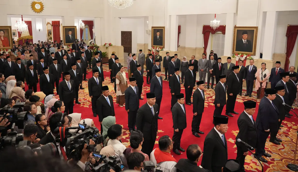 <p>Prosesi pelantikan para menteri dalam Kabinet Merah Putih dilaksanakan pada Senin (21/10/2024) pagi. (AP Photo/Achmad Ibrahim)</p>