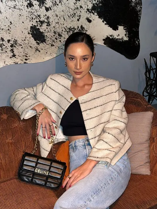 Tatjana Saphira tampil cantik saat liburan [Instagram/tatjanasaphira]