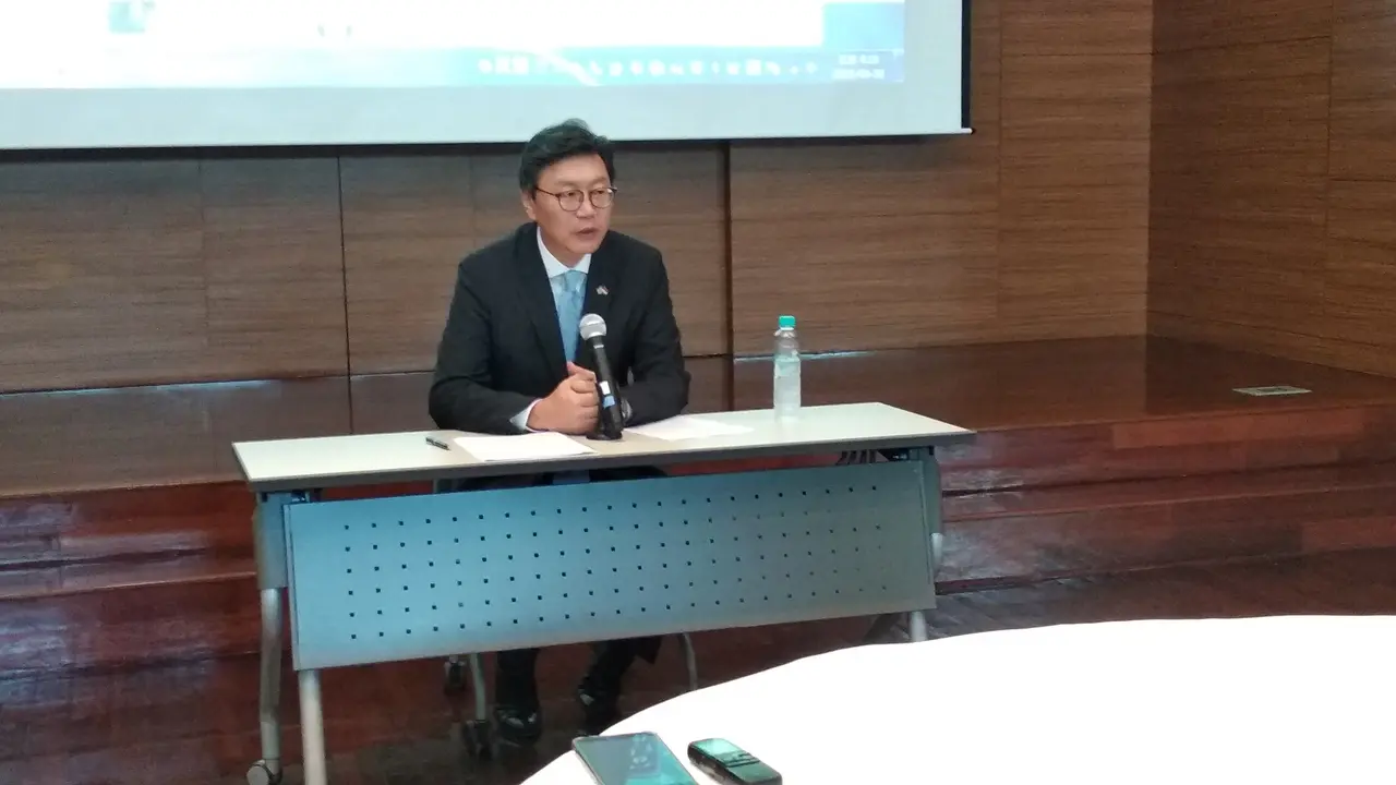 Duta Besar Korea Selatan untuk Indonesia, Kim Chang-beom menyampaikan paparan mengenai hasil Perjanjian Damai Korsel-Korut (Liputan6.com/Happy Ferdian)