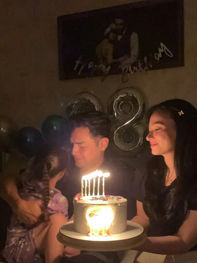 6 Potret Kejutan Ultah Jonas Rivanno dari Asmirandah, Chloe Sampai Tahan Ngantuk