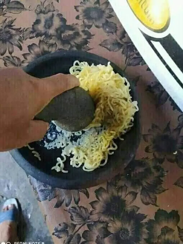 9 Potret Makanan Digeprek Ini Kelewat Absurd, Enggak Habis Pikir