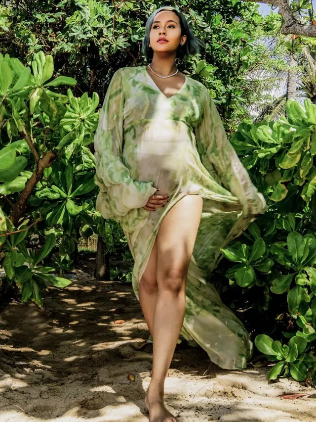 7 Potret Maternity Shoot Kimmy Jayanti Saat Hamil Anak Kedua, Tampil Anggun