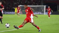 Gelandang Timnas Indonesia, Ricky Kambuaya, tampil gemilang ketika timnya menang 1-0 atas Timnas Bahrain pada laga kedelapan putaran ketiga Grup C kualifikasi Piala Dunia 2026 di Stadion Utama Gelora Bung Karno, Jakarta, Selasa (25/3/2025) malam WIB. (Bola.com/Abdul Aziz)