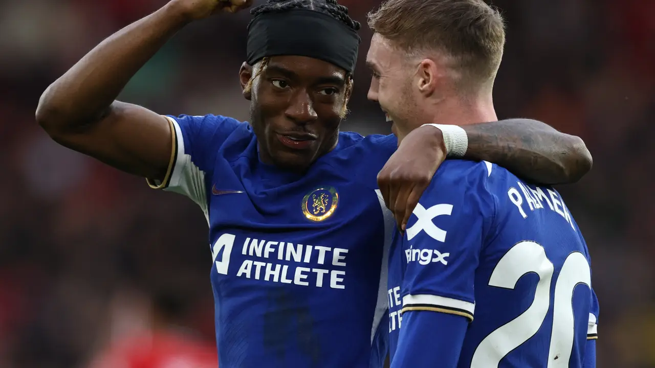 Noni Madueke dan Cole Palmer - Chelsea di Premier League 2023/2024