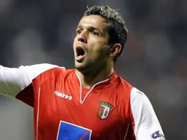 Selebrasi gol striker SC Braga asal Brazil, Matheus Nascimento, ke gawang Arsenal di penyisihan Grup H Liga Champions di Municipal Stadium, 23 November 2010. Braga unggul 2-0. AFP PHOTO / MIGUEL RIOPA 