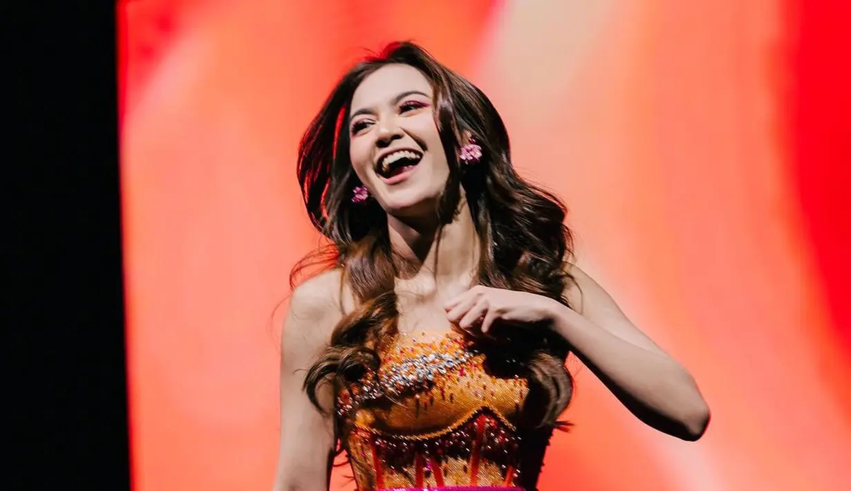 <p>Mahalini Raharja saat menggelar konsernya di Pestapora 2023. (Instagram/mahaliniraharja)</p>