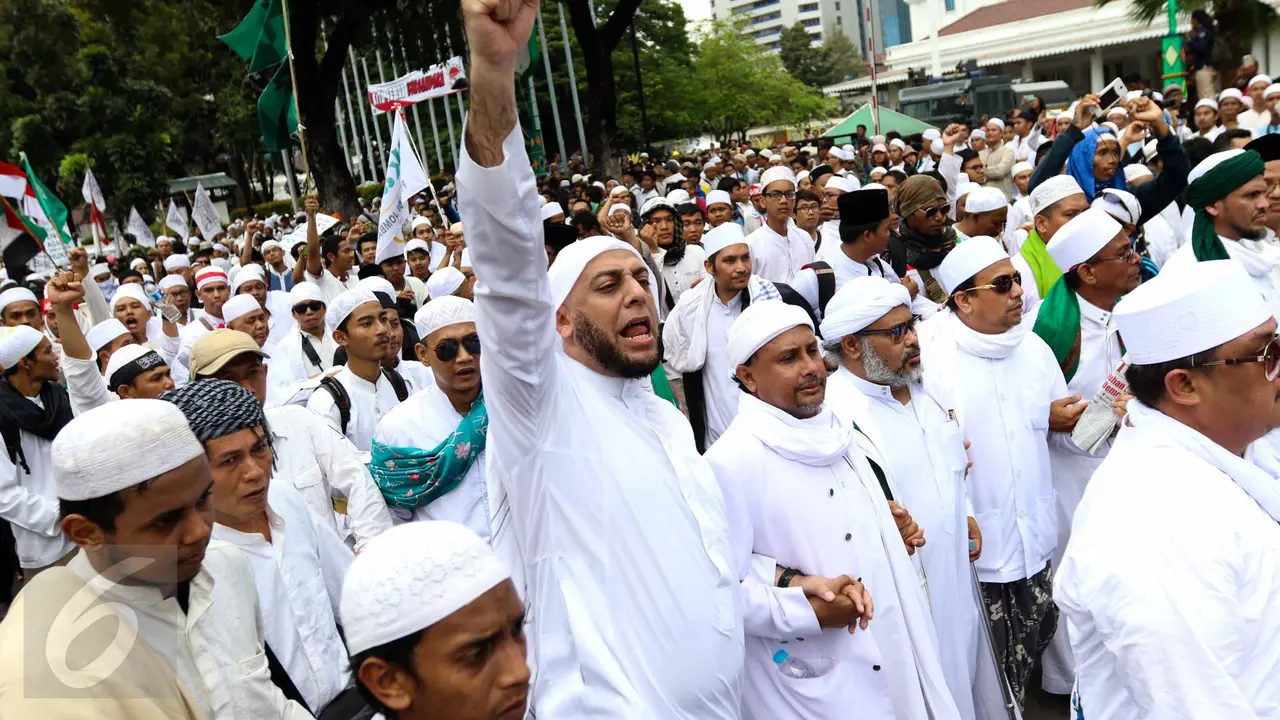 20161104-Habib Rizieq Semobil dengan Fadli Zon dan Fahri Hamzah-Jakarta