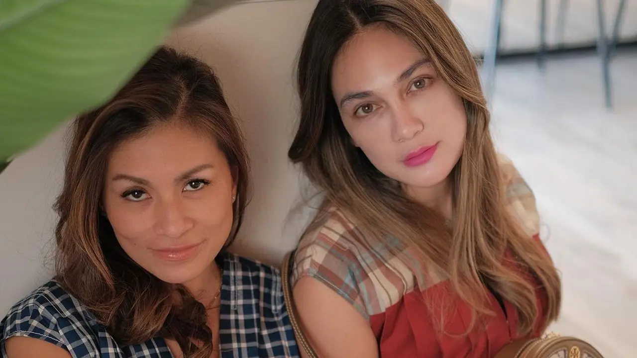 Luna Maya dan Marianne Rumantir