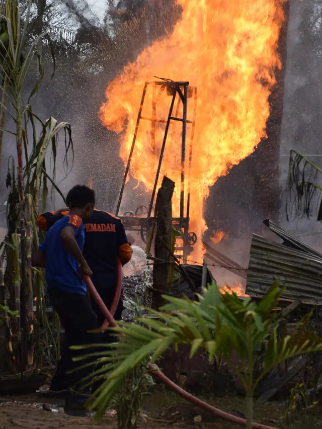 Sumur Minyak di Aceh Timur Meledak
