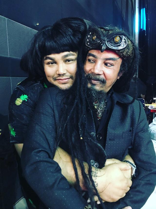 6 Potret Master Limbad yang Biasa Garang, Kini Senyum dan Imut