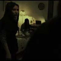 Film Danur ajak kamu mengarungi kisah Risa yang bersahabat dengan hantu. (Via: Youtube)