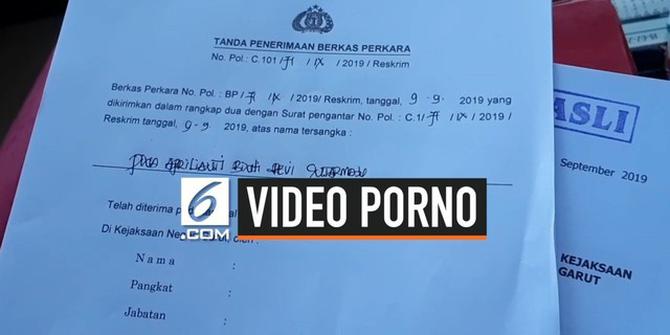 VIDEO: Berkas Video Porno Vina Garut Dilimpahkan