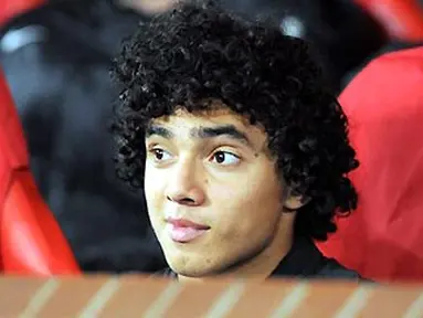 Manchester United's Rafael Da Silva sits on the substitutes bench before their UEFA Champions League Group E match against Celtic at Old Trafford in Manchester, on October 21, 2008. AFP PHOTO/ANDREW YATES