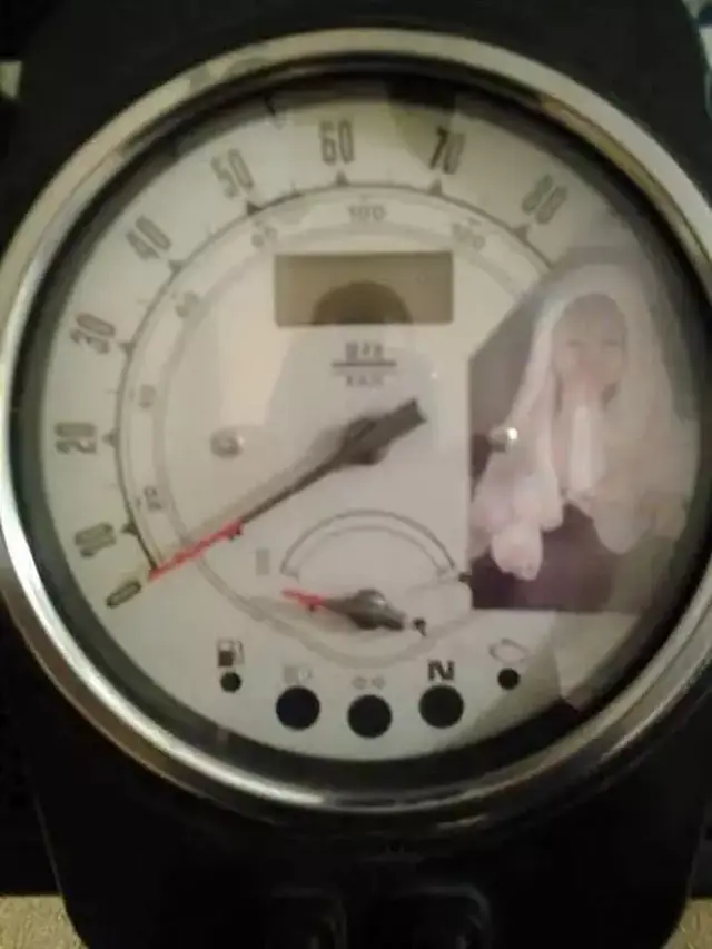 6 Potret Speedometer Nyeleneh Ini Bikin Tepuk Jidat, Arah Jarum Tak Sesuai