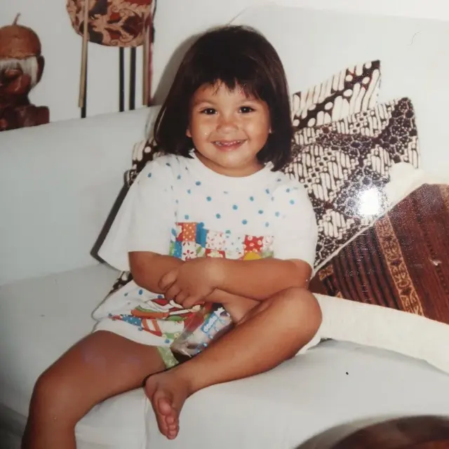 6 Potret Lawas Masa Kecil Alyssa Daguise, Kompak dengan Kakak dan Adiknya