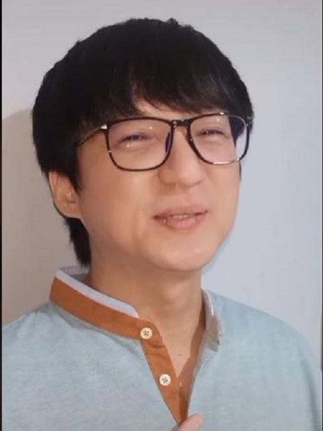 6 Potret Juna Ong, Konten Kreator yang Mirip Jackie Chan Muda