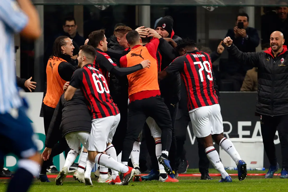 Selebrasi Higuain Usai AC Milan Taklukkan SPAL di San Siro