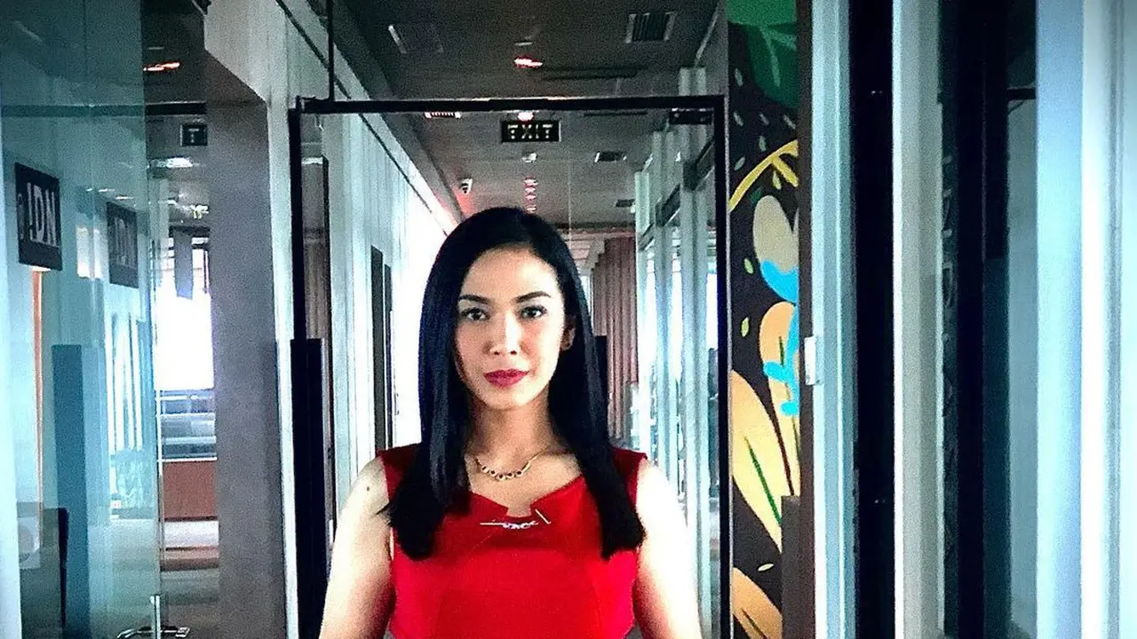 Dea Lestari (https://www.instagram.com/p/CPkrRvzBpjr/?utm_medium=copy_link)