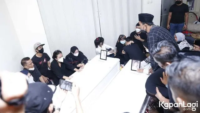 8 Potret Kedatangan Jenazah Vanessa Angel dan Bibi Ardiansyah di Rumah Duka