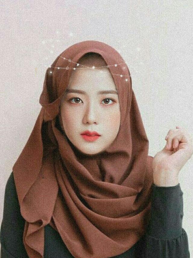 6 Editan Foto Jisoo Blackpink Saat Berhijab Ini Bikin Senyum, Fans Tepuk Jidat