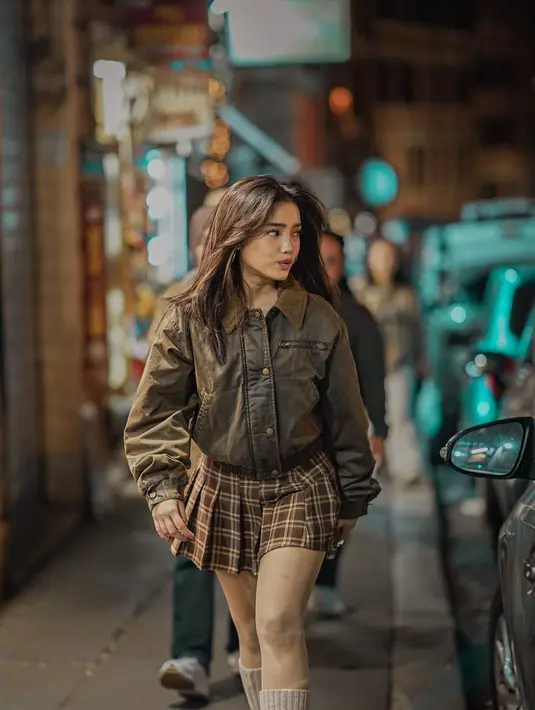 Dari pose imut hingga fierce, ia menghasilkan foto yang apik dan fotogenik. [Instagram.com/fuji_an]