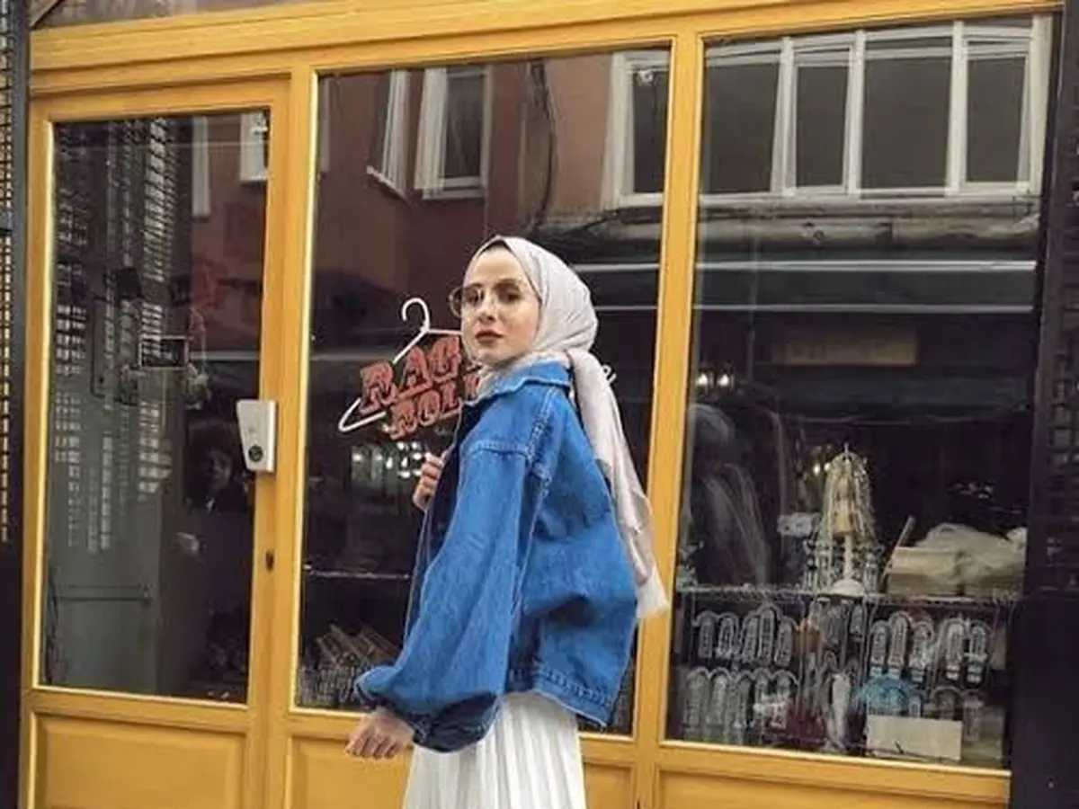 6 Inspirasi Tampil Memukau dengan Paduan Hijab dan Jaket Denim Super Stylish Photo Fimela