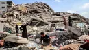 Data Kantor Media Pemerintah Gaza, sejak 11 Agustus 2025 militer Israel telah menghancurkan 1.600 menara dan bangunan hunian, serta sekitar 13.000 tenda. (Omar AL-QATTAA/AFP)