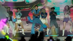 Penyanyi Korea Selatan Psy tampil pada konser Seoul Festa 2022 di Kompleks Olahraga Jamsil, Seoul, Korea Selatan, 10 Agustus 2022. Seoul Festa merupakan sebuah festival yang mencakup semua pesona Seoul, mulai dari balapan mobil listrik di tengah pusat Kota Seoul hingga pertunjukan konsep K-Pop. (AP Photo/Ahn Young-joon)