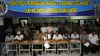 Wakil Ketua Umum PP CAASA, James Slamat Tambunan (tengah) membacakan pernyataan sikap terkait penyanderaan crew TB Brahma 12/BG.Anand 12 di Jakarta, Jumat (1/4/2016). PP CAASA mengecam tindakan brutal kelompok Abu Sayyaf. (Liputan6.com/Helmi Fithriansyah)