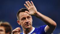 5. John Terry - Pemain yang pernah merangkap menjadi kapten Chelsea tersebut punya ritual aneh jelang pertandingan. Bek gaek tersebut akan selalu menggunakan toilet yang sama di Stamford Bridge. (AFP/Ben Stansall)