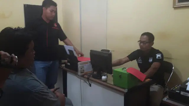 Pencuri kotak amal