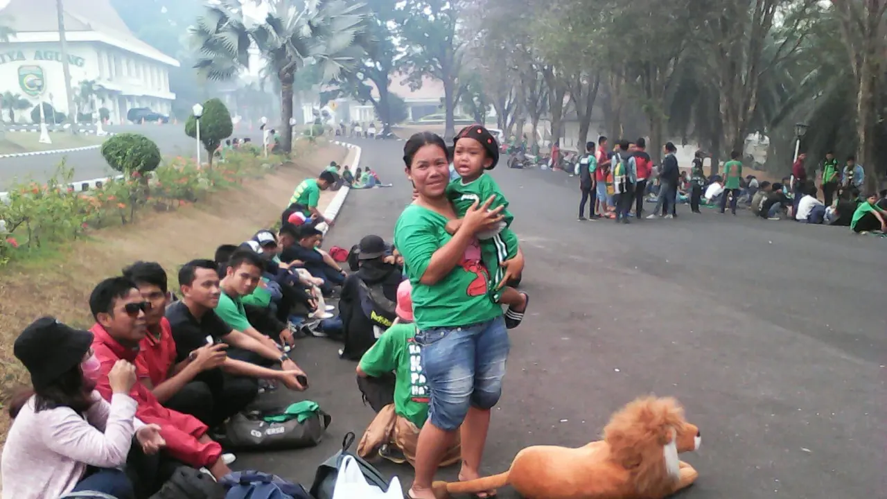 Rombongan 30 Bus Fan Sriwijaya FC Bergerak Menuju Jakarta