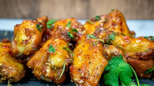 Ilustrasi Chicken Wings dengan Saus Spesial/Photo by Corey Watson on Unsplash