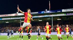 Selebrasi skuad Go Ahead Eagles saat mengalahkan Feyenoord di ajang Liga Belanda 2025/2026. (X/Go Ahead Eagles)