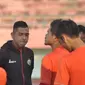 Jan Saragih, rasakan tekanan psikologis sebagai pelatih caretakaker Persija. (Bola.com/Romi Syahputra)