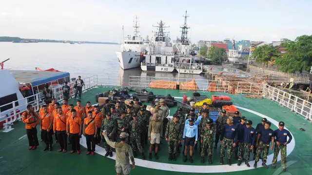 Persiapan Tim Penyelam Cari Korban AirAsia QZ8501