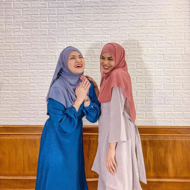 Disebut Kembar, Ini 6 Potret Kebersamaan Nathalie Holscher dan DJ Katty Butterfly