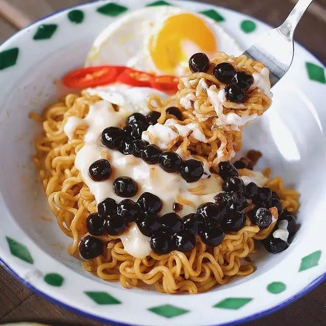 6 Kreasi Unik Makanan Campur Boba Ini Bikin Geleng Kepala