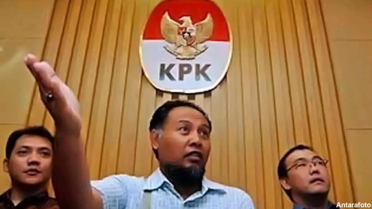 bambang-widjojanto121005c.jpg