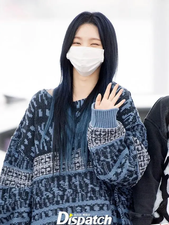 Gaya Sporty Casual Aespa saat Berangkat ke New York, Kenakan Givenchy Puluhan Juta