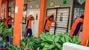 Sejumlah siswa Sekolah Menengah Atas (SMA) mengikuti simulasi gempa bumi dan tsunami untuk memperingati Hari Kesadaran Tsunami Sedunia di Lhoknga, Provinsi Aceh, pada Rabu 5 November 2025. Kegiatan ini menjadi pengingat pentingnya kesiapsiagaan masyarakat, terutama generasi muda, dalam menghadapi ancaman bencana alam. (CHAIDEER MAHYUDDIN/AFP)