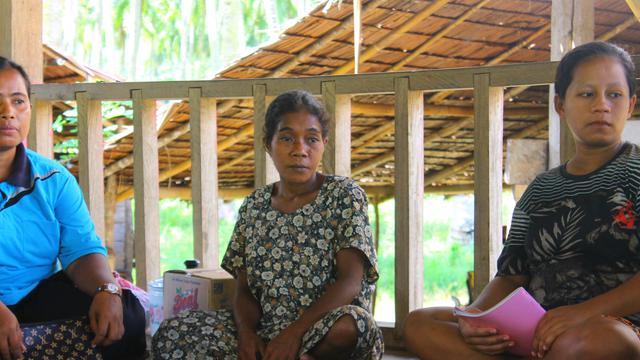 Bu Sei, salah satu wanita suku Da'a yang rela menempuh perjalanan jauh demi memeriksakan kehamilan