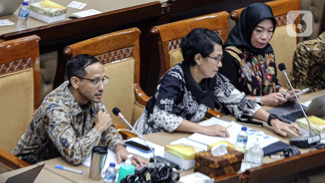 Mendikbudristek Nadiem Makarim Bahas Formasi Guru PPPK Bersama Komisi X DPR